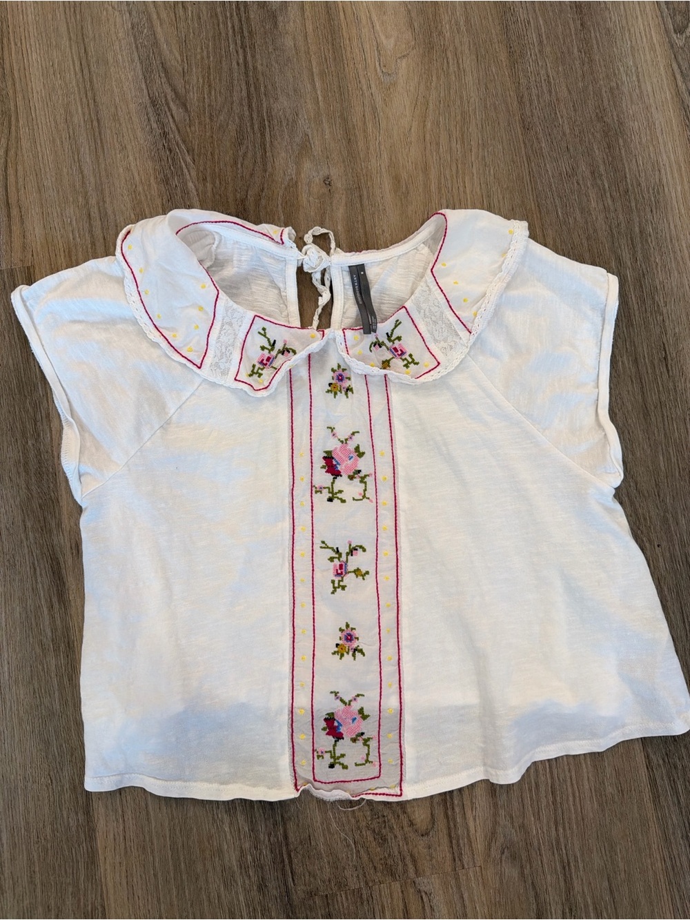 Women’s Anthropologie White Embroidered Top